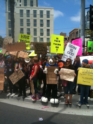 Illustration for article titled The SDCC "God Hates Fags" counterprotest had the best, nerdiest signs ever